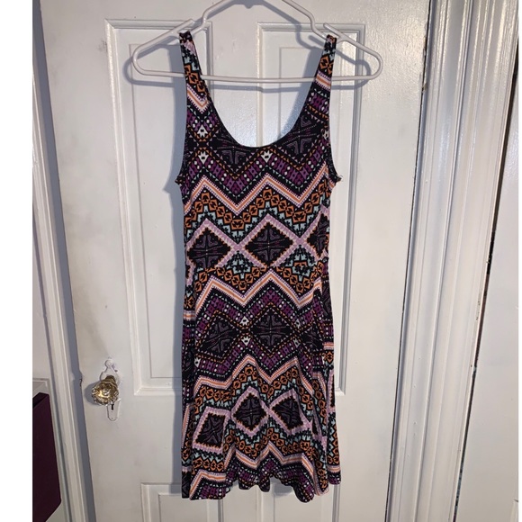 Express Aztec dress - Picture 2 of 3